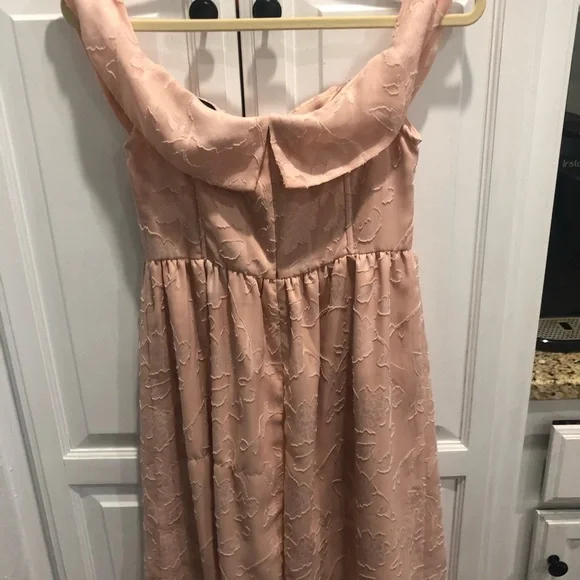 Cupcakes and Cashmere Off the Shoulder Pink Midi dress with Boning - Picture 3 of 6